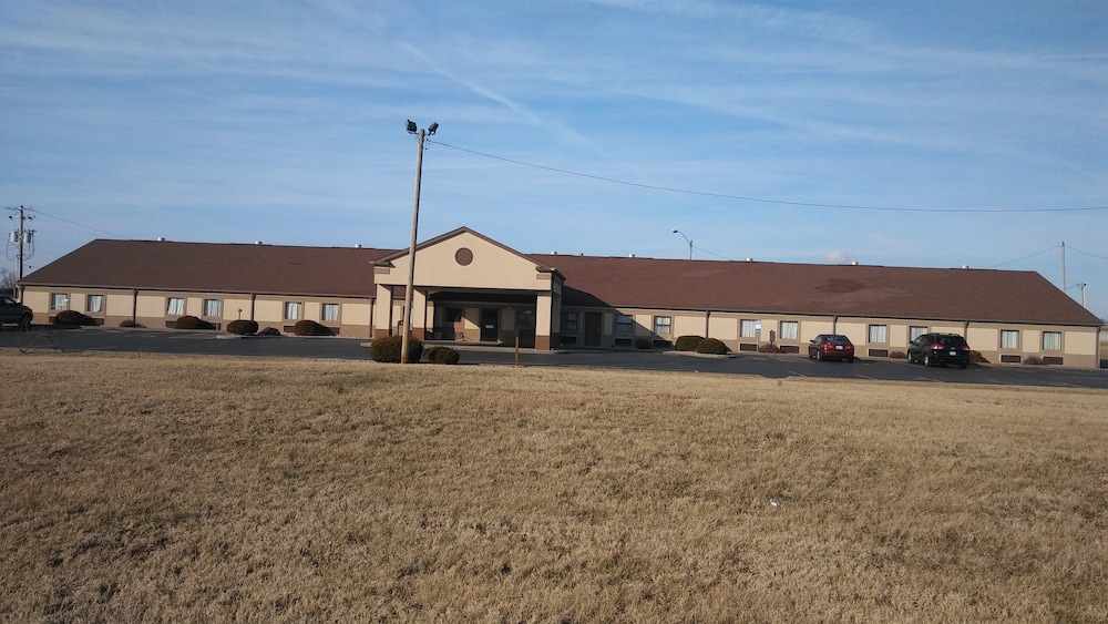 Briarwood Inn of Sparta - photo 32