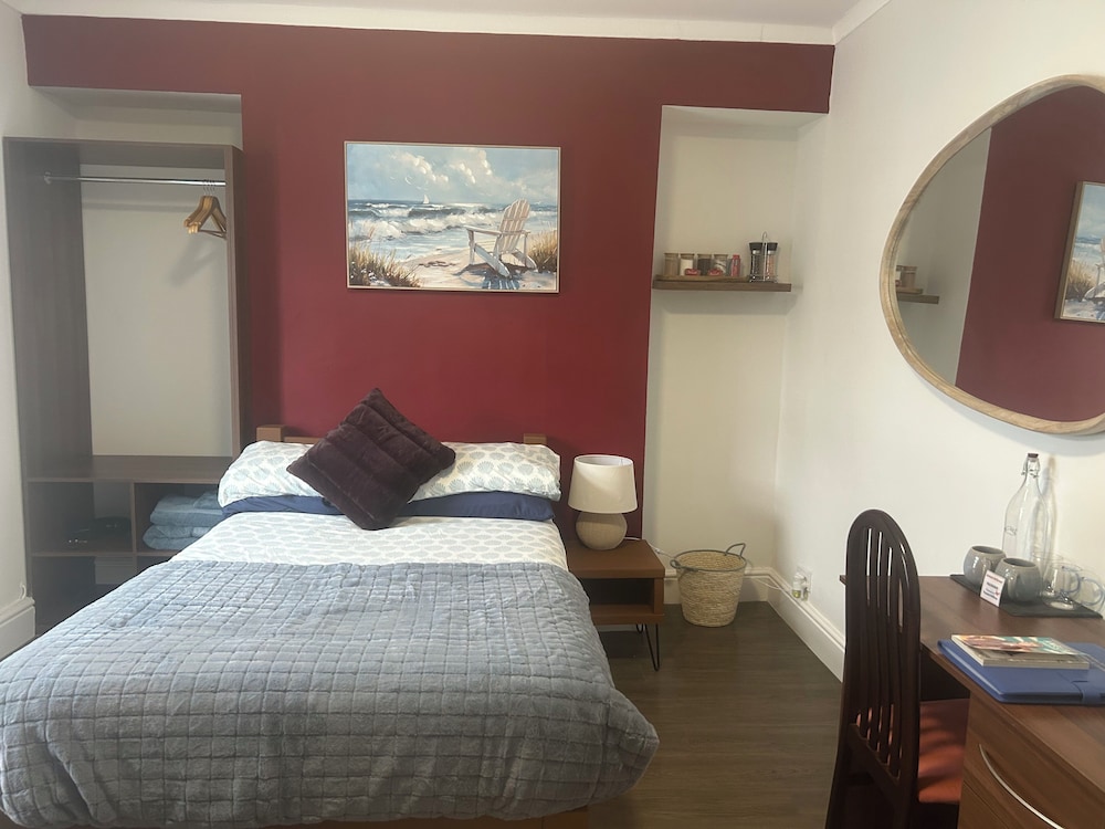 Amelia Airheart in Swansea, United Kingdom