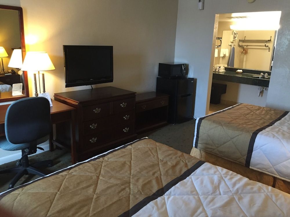 Travelodge by Wyndham Lynchburg - photo 15