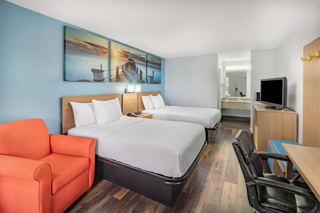 Days Inn by Wyndham Pensacola I 10 - photo 11