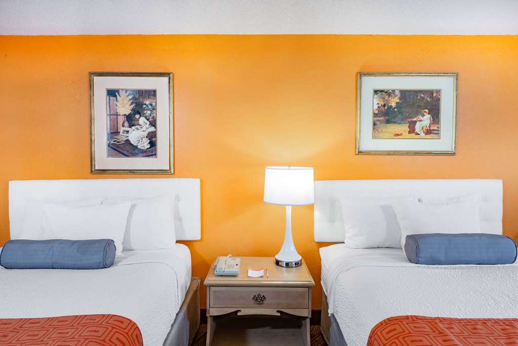 Howard Johnson by Wyndham Staunton - photo 27