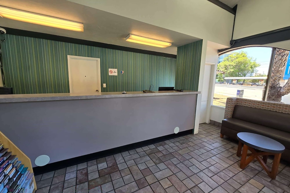 Super 8 by Wyndham San Jose Airport - photo 3