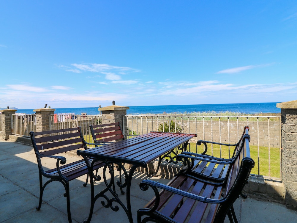 Shoreline House — 4-Star Luxury Hotel in Fraserburgh, United Kingdom