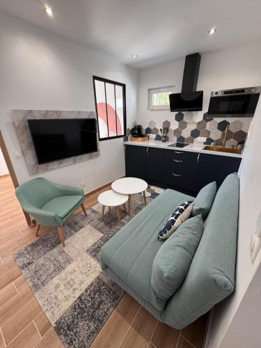 Logement cosy avec terrasse — hotel in Villeparisis