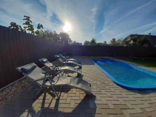 Hodvar Apartman in Tiszafured, Hungary