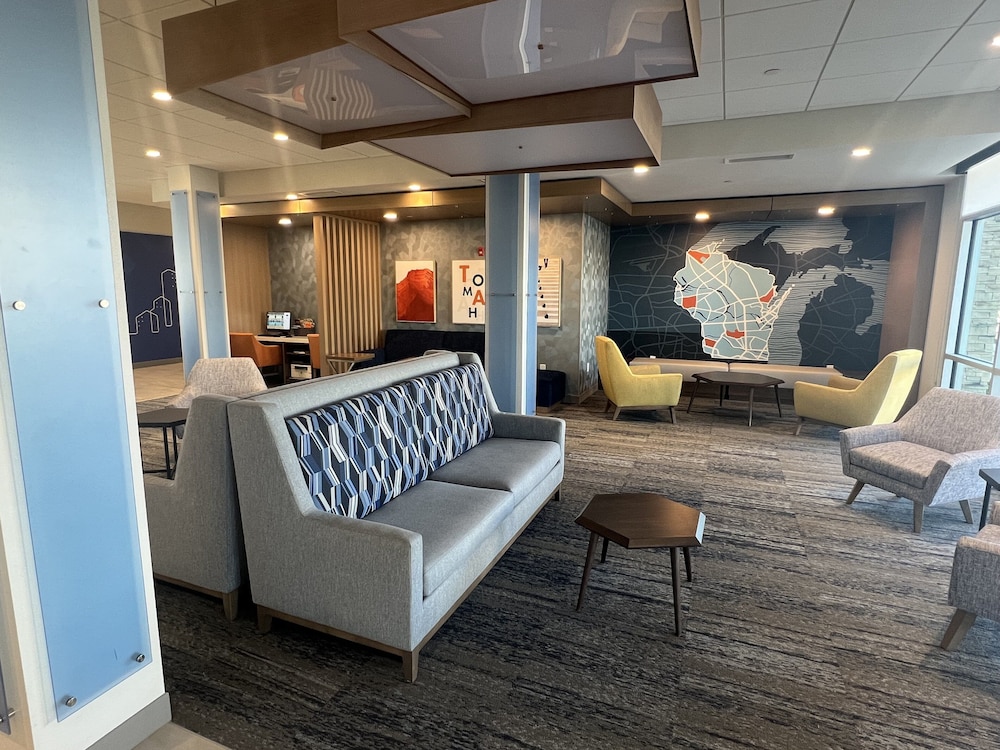 Holiday Inn Express and Suites Tomah by IHG - photo 30