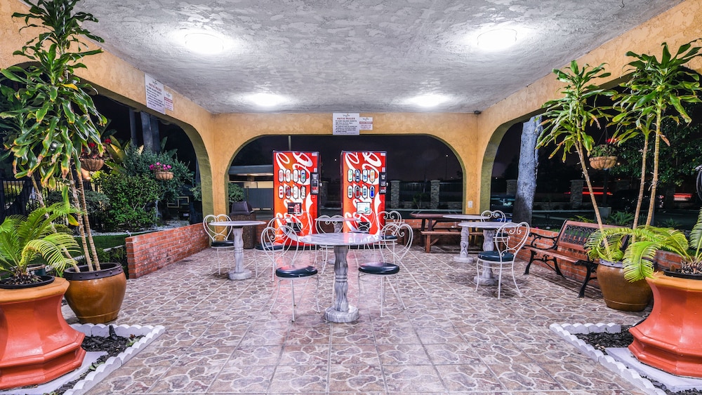 Vagabond Inn Costa Mesa - photo 22