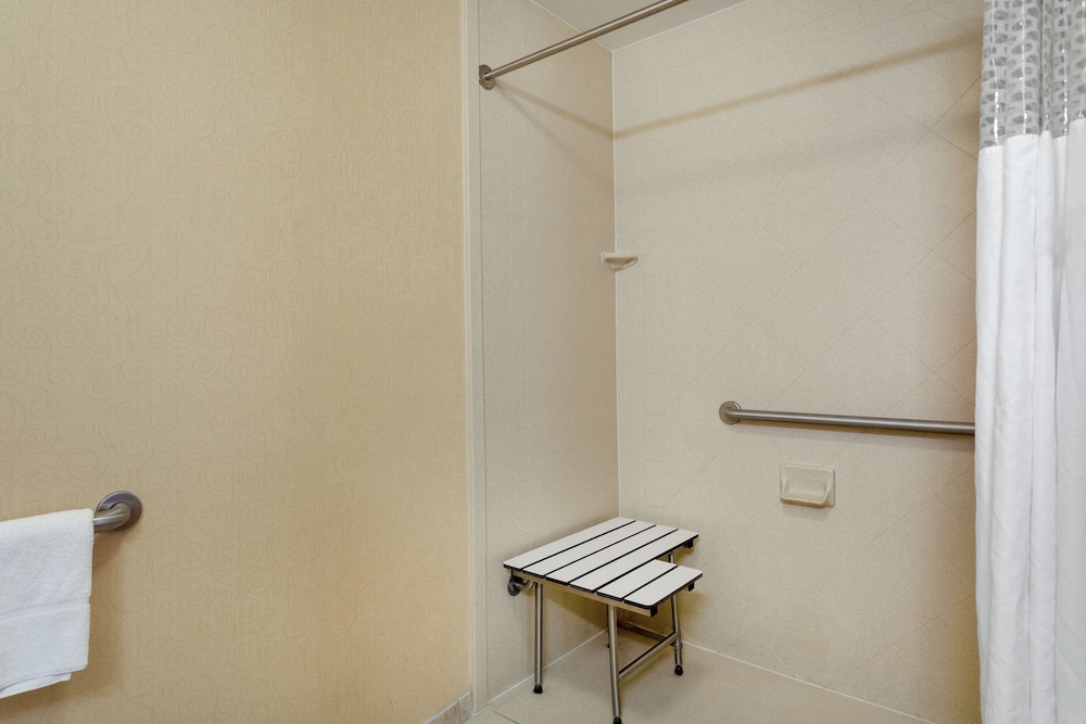 Hampton Inn & Suites Port Richey - photo 21