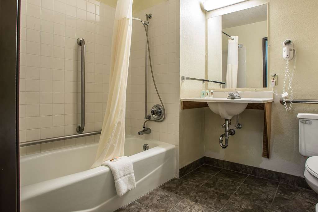 Quality Inn & Suites Marinette - photo 13