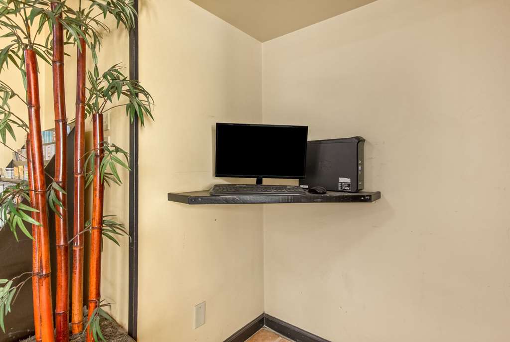 Econo Lodge Fort Knox - photo 24