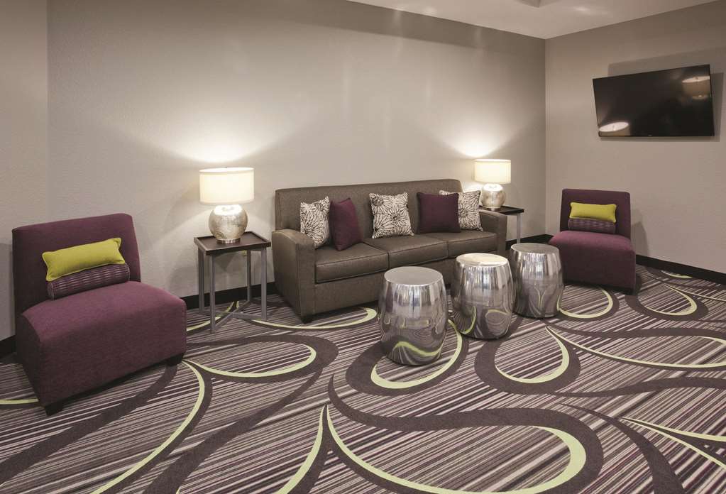 La Quinta Inn & Suites by Wyndham Minneapolis Bloomington W - photo 7