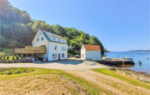 Nice Home In Fitjar With House Sea View — 4-Star Luxury Hotel in Fitjar, Norway