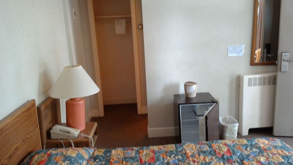 Spruceglen Inn - photo 13