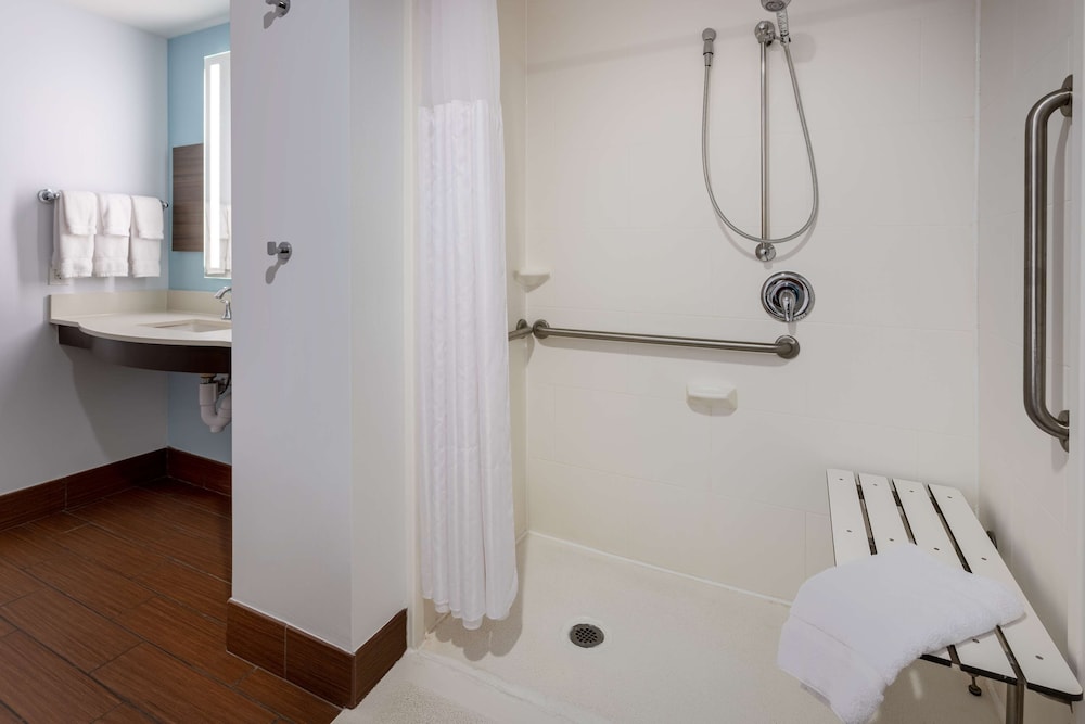 Hilton Garden Inn Roanoke - photo 31