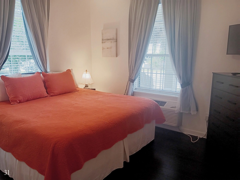 The Cozy Inn - photo 13