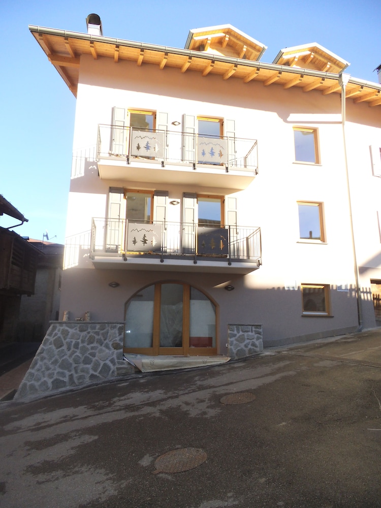 Aparthotel Dolomites Living Relax — Commezzadura