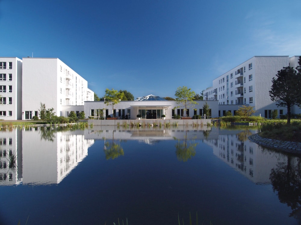 NewLivingHome Residenzhotel Hamburg — 4-Star Luxury Hotel in Hamburg, Germany