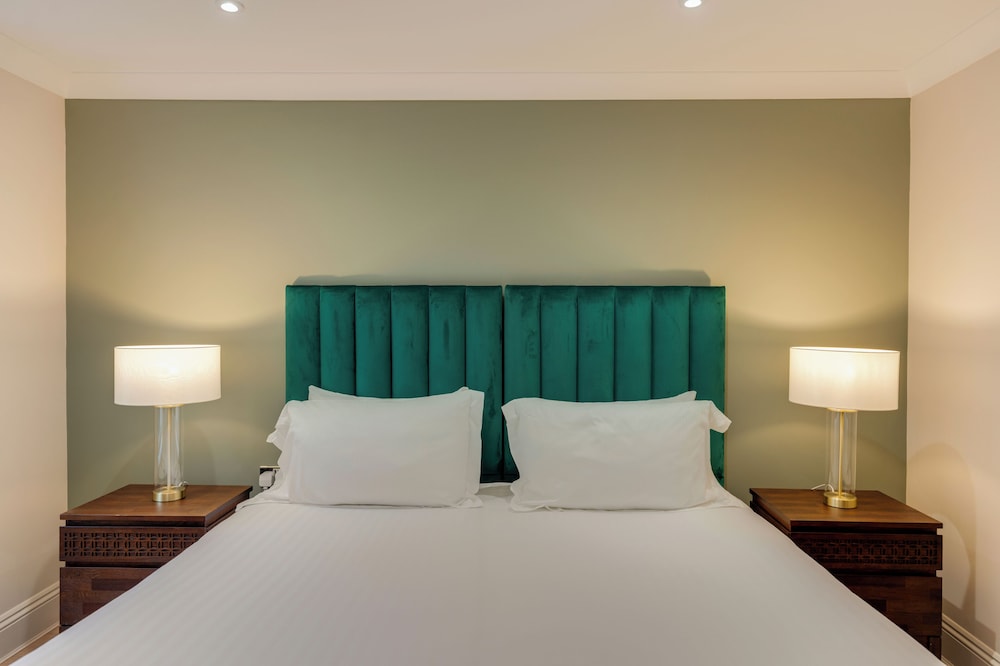 Meridian Place yourapartment — 4-Star Luxury Hotel in Bristol, United Kingdom