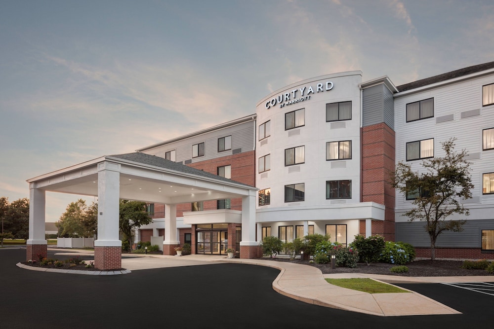 Courtyard By Marriott Portland Airport — South Portland