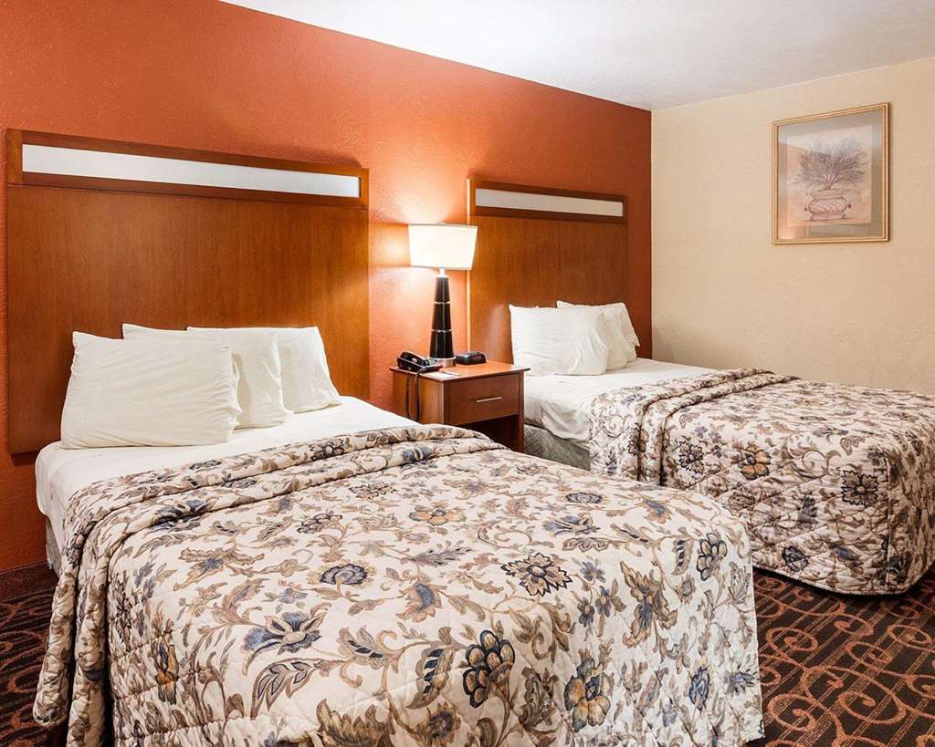 Econo Lodge Jasper - photo 12