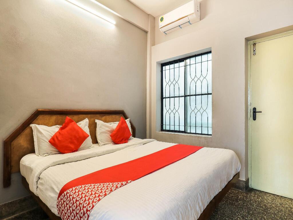 Oyo 71849 Hotel Achi in Tiruppur, India