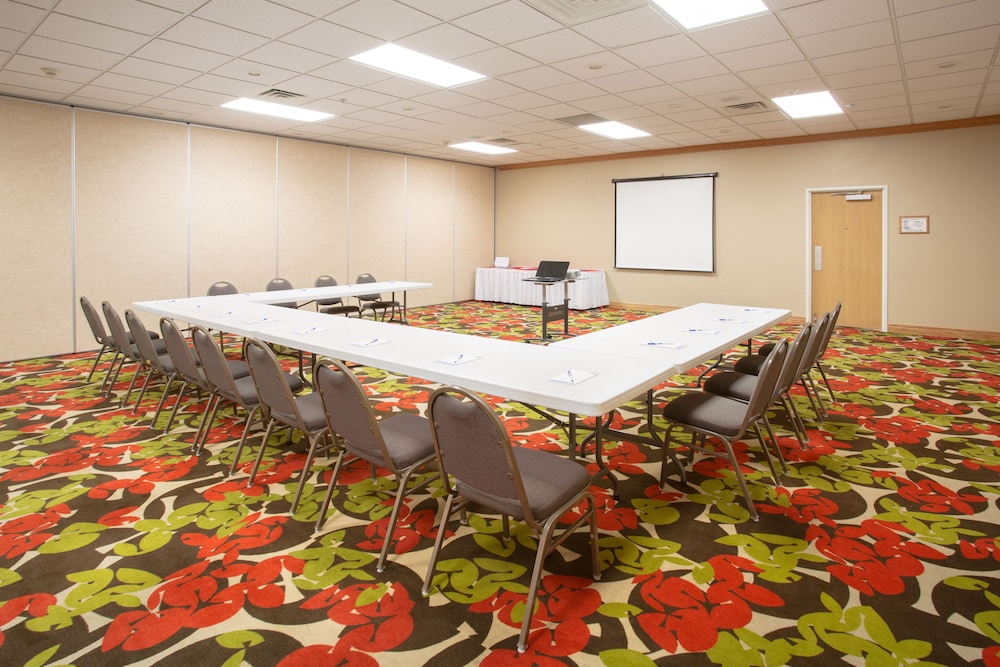 Holiday Inn Express & Suites Lexington by IHG - photo 34