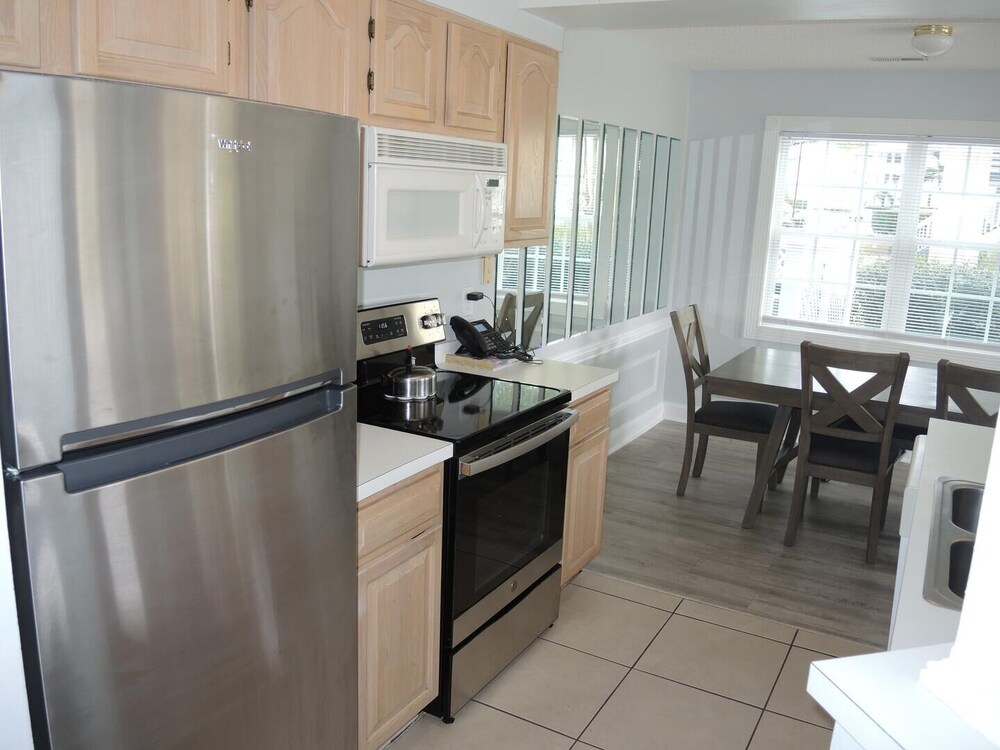 Family Friendly Golf Course View Condo 101M with Great Brunswick Plantation Resort Amenities by RedAwning - photo 6