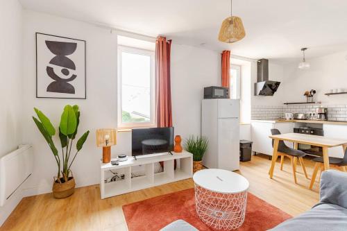 Le Briand Centre Ville Calme Terrasse in Saint-Nazaire, France