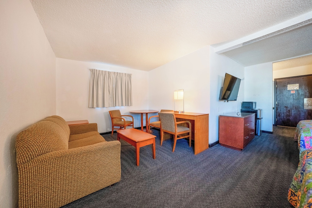 Unicorn Inn by OYO Portland - photo 29