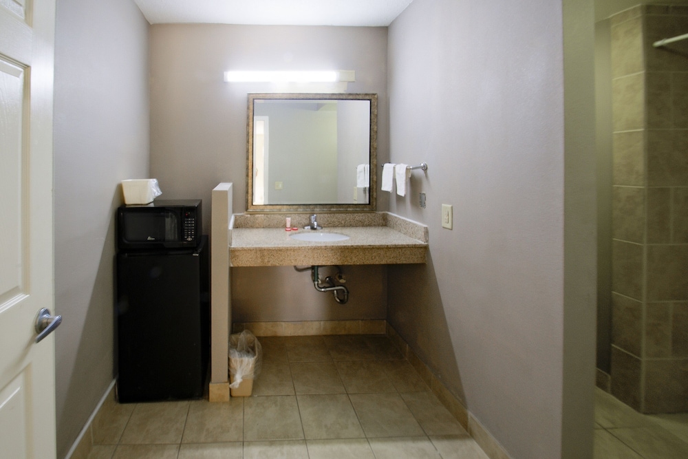 Cypress Inn & Suites Washington by OYO - photo 26