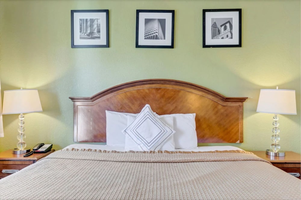 Travelodge by Wyndham Savannah Midtown - photo 18
