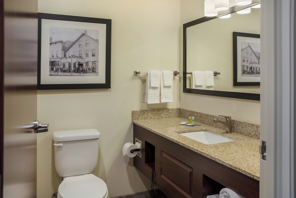 Cobblestone Inn & Suites Ashland - photo 25