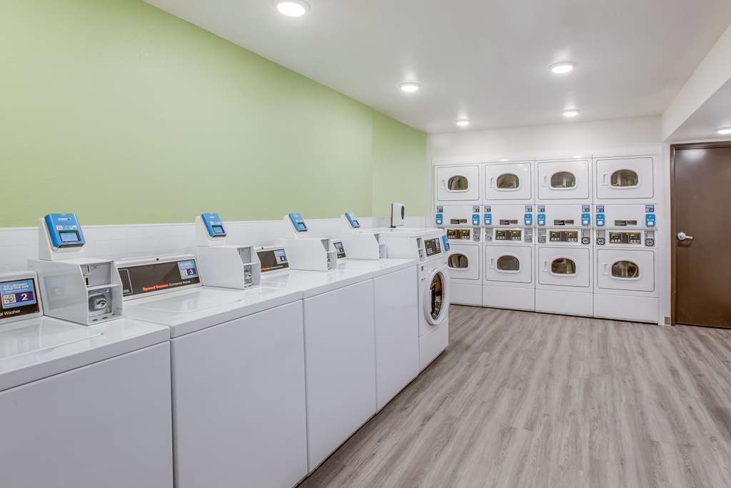 WoodSpring Suites Novi Farmington - photo 35