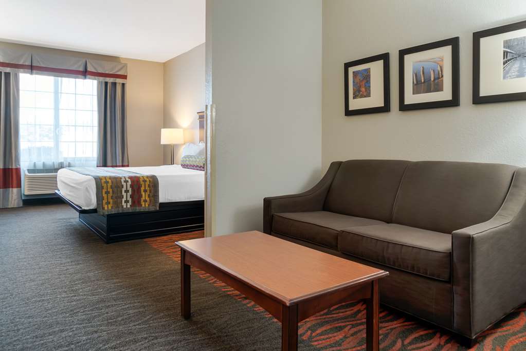 Best Western Executive Inn & Suites - photo 22