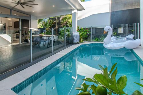 Pembroke House Inner city luxury — 4-Star Luxury Hotel in Cairns, Australia
