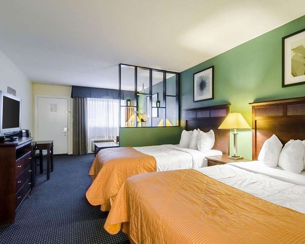 Rodeway Inn & Suites Williamsburg Central - photo 16