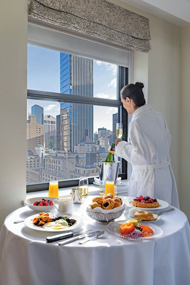 JW Marriott Essex House New York - photo 66