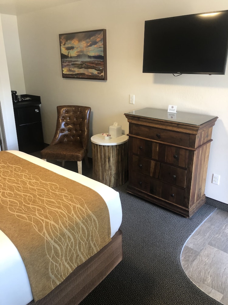 The Roosevelt Hotel Yellowstone - photo 12