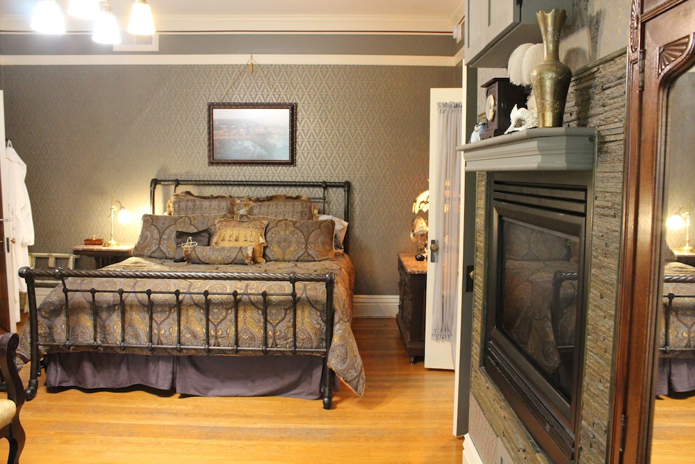Aurora Staples Inn - photo 21