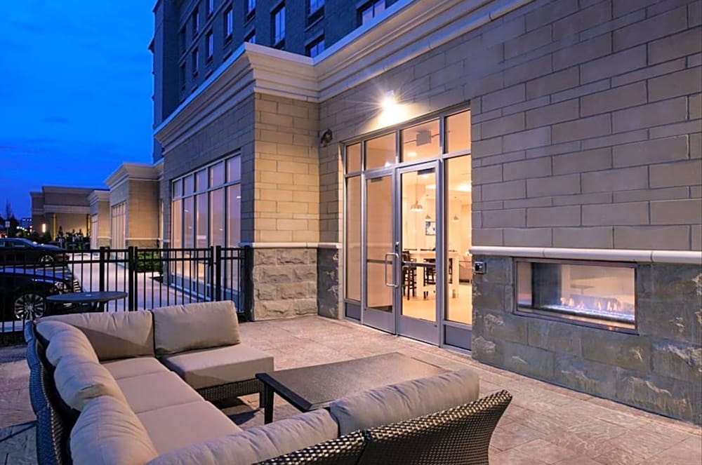 Holiday Inn Hotel & Suites Farmington Hills Detroit NW by IHG - photo 32