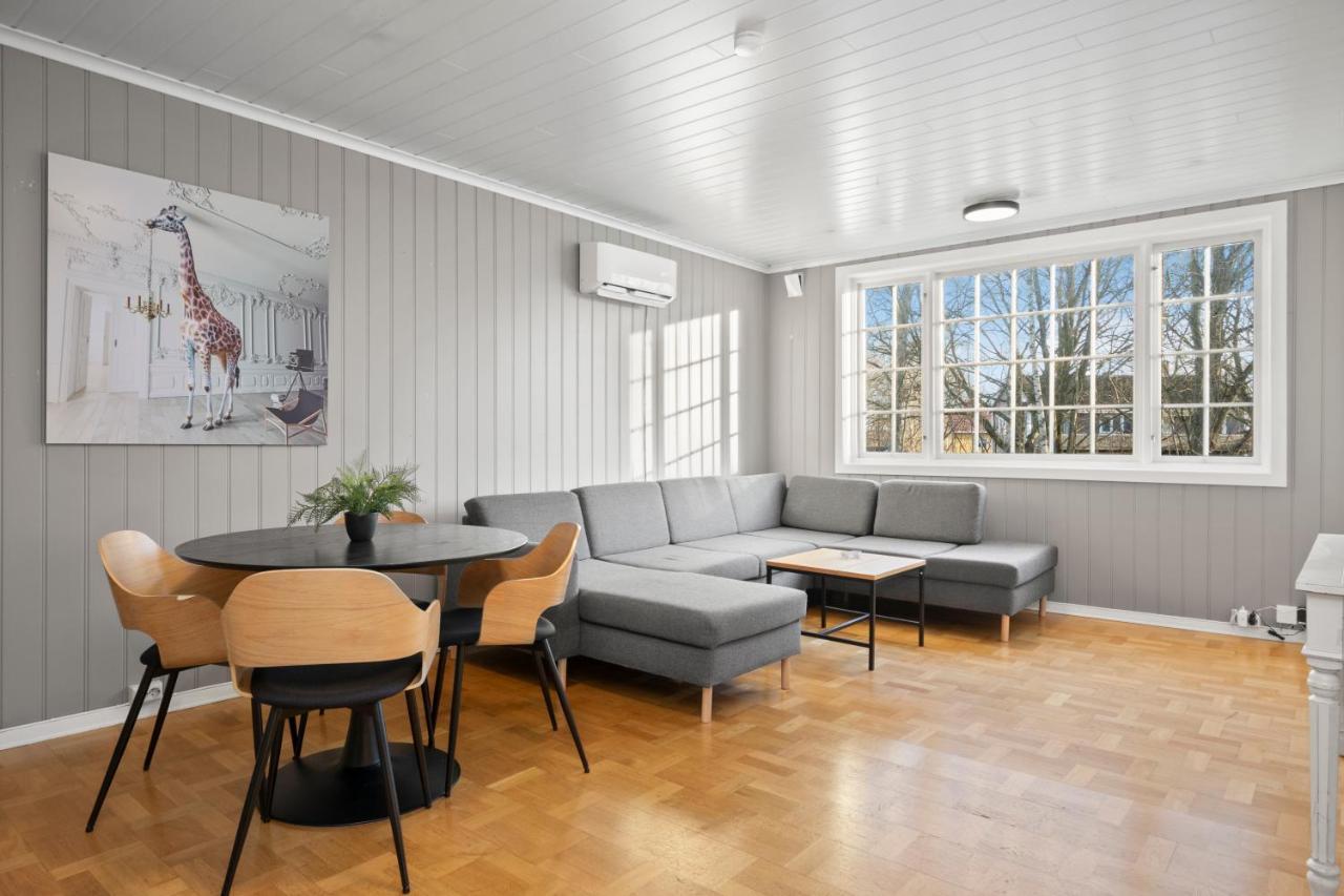 Stor Leilighet Med Plass Til 6 Personer Og Gratis Parkering — hotel in Tonsberg