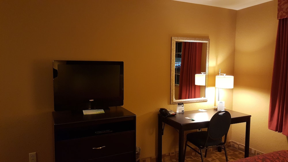 Days Inn by Wyndham Central City - photo 7