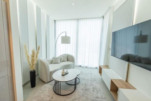 Eagles Nest Fabulous 1 Bed Apartment — 4-Star Luxury Hotel in Dubai, United Arab Emirates
