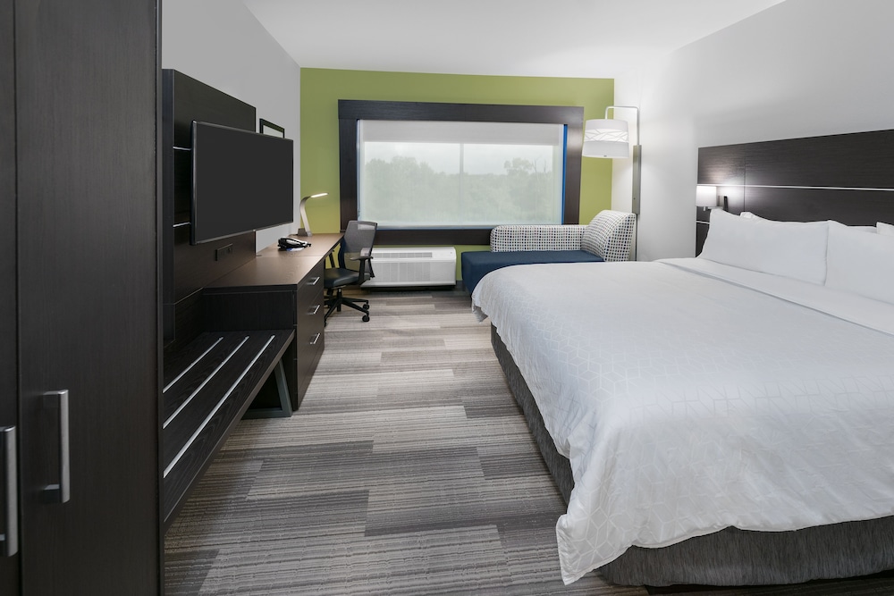 Holiday Inn Express & Suites Bryan College Station by IHG - photo 7