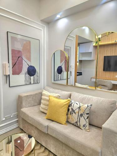 Minimalist 1BR Suite near Mall of Asia IKEA & SMX — 4-Star Luxury Hotel in Manila, Philippines