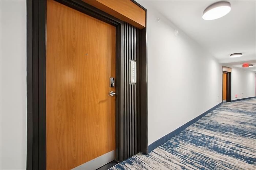 National at Rosslyn Towers - photo 3