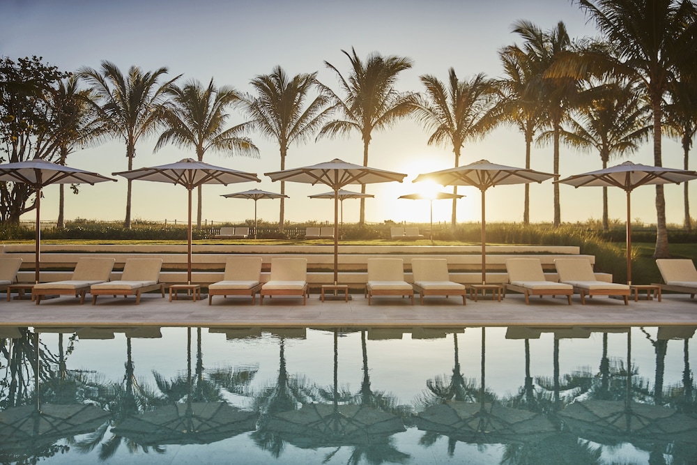 Four Seasons Hotel at The Surf Club - photo 57