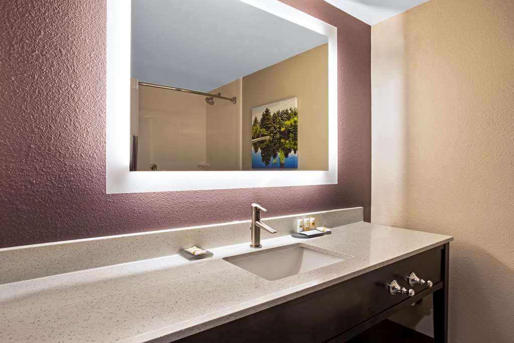 La Quinta Inn & Suites by Wyndham Denver Aurora Medical - photo 23
