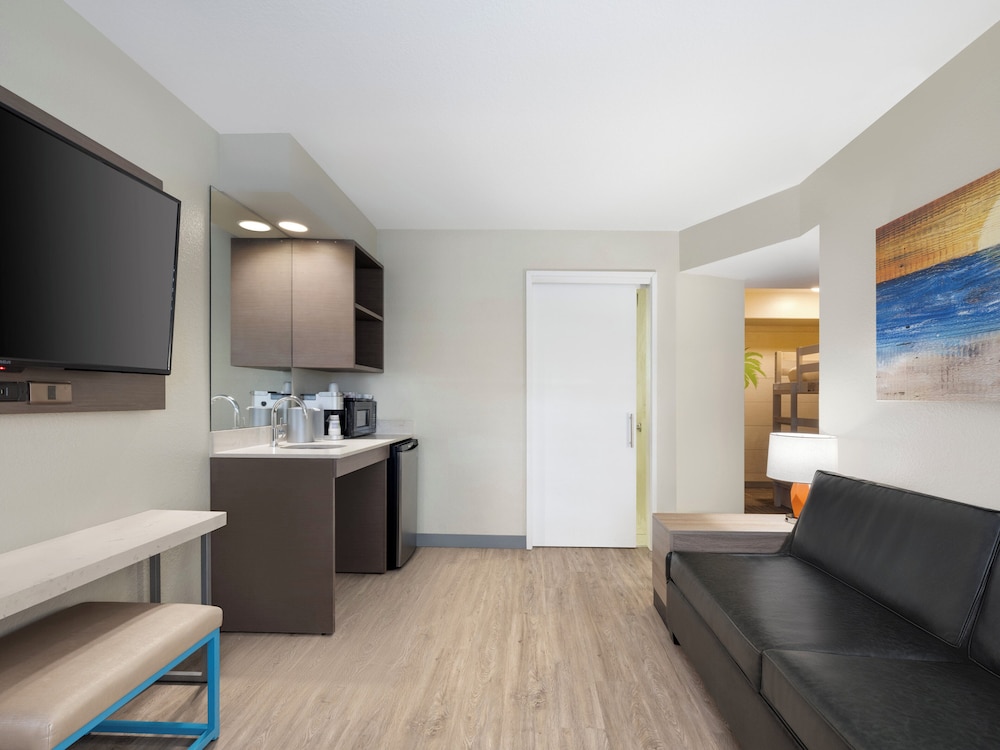 Holiday Inn Resort Orlando Suites Waterpark by IHG - photo 8