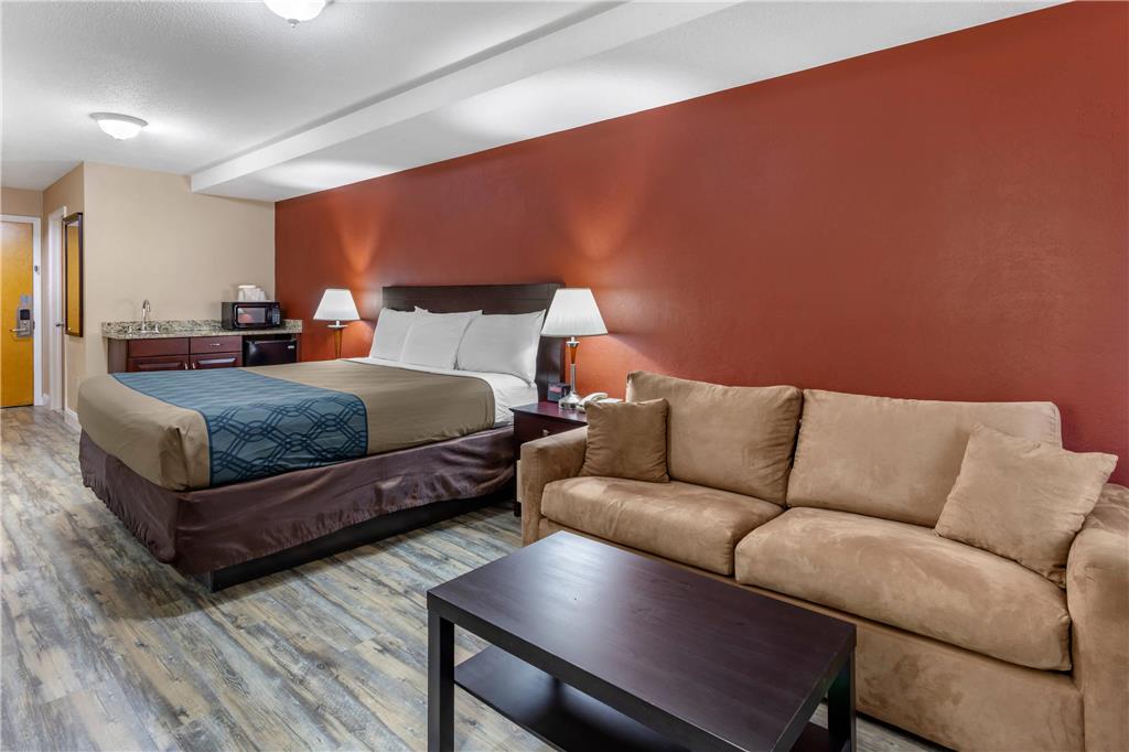 Econo Lodge Inn & Suites Old Saybrook Westbrook - photo 26